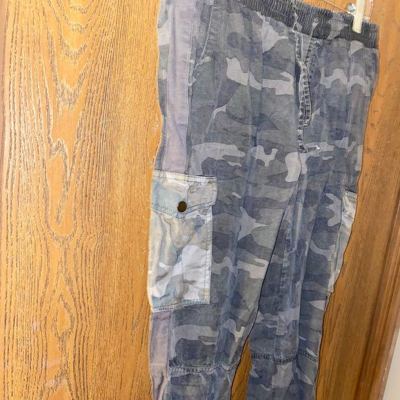 Tank tops, Skirts, Headbands, Shorts, Jeans, Pants - Picture 5 of 8